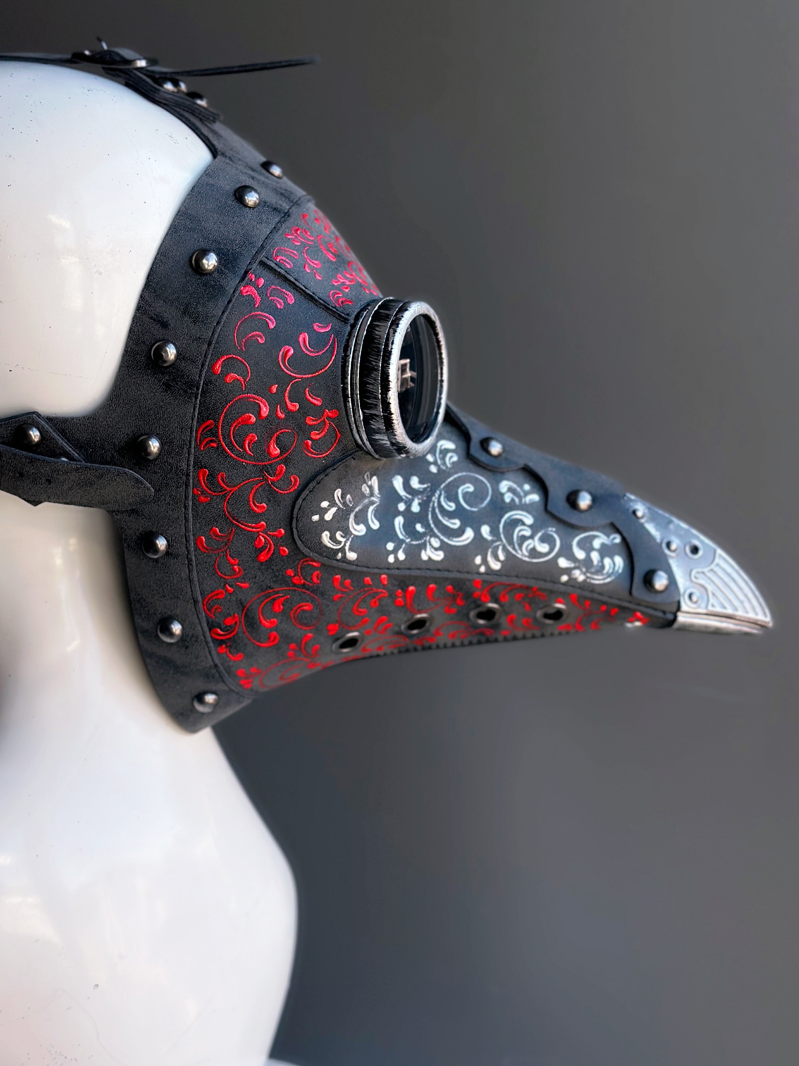 Grey Plague Mask - Filigree