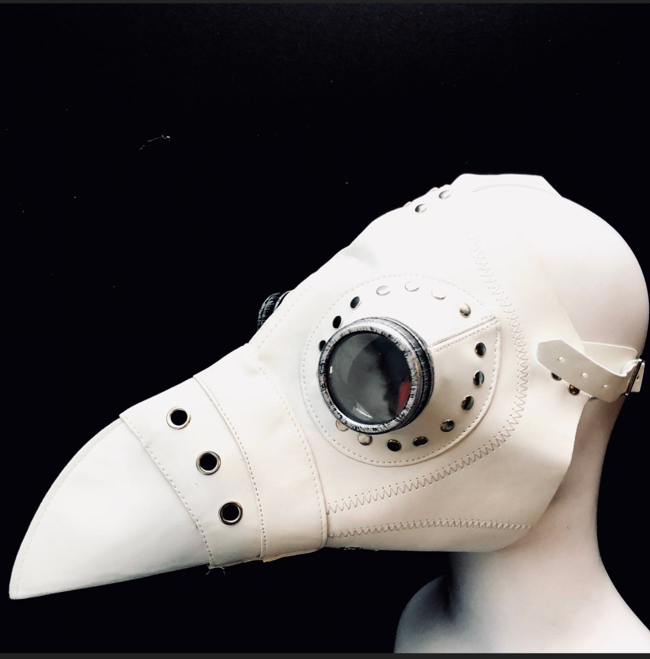 Parrot Plague Mask - White