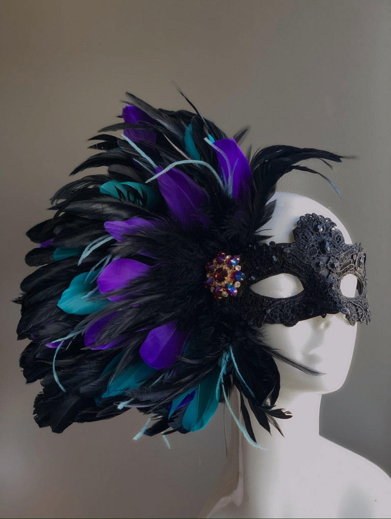 Lux Feather Mask - Black Purple