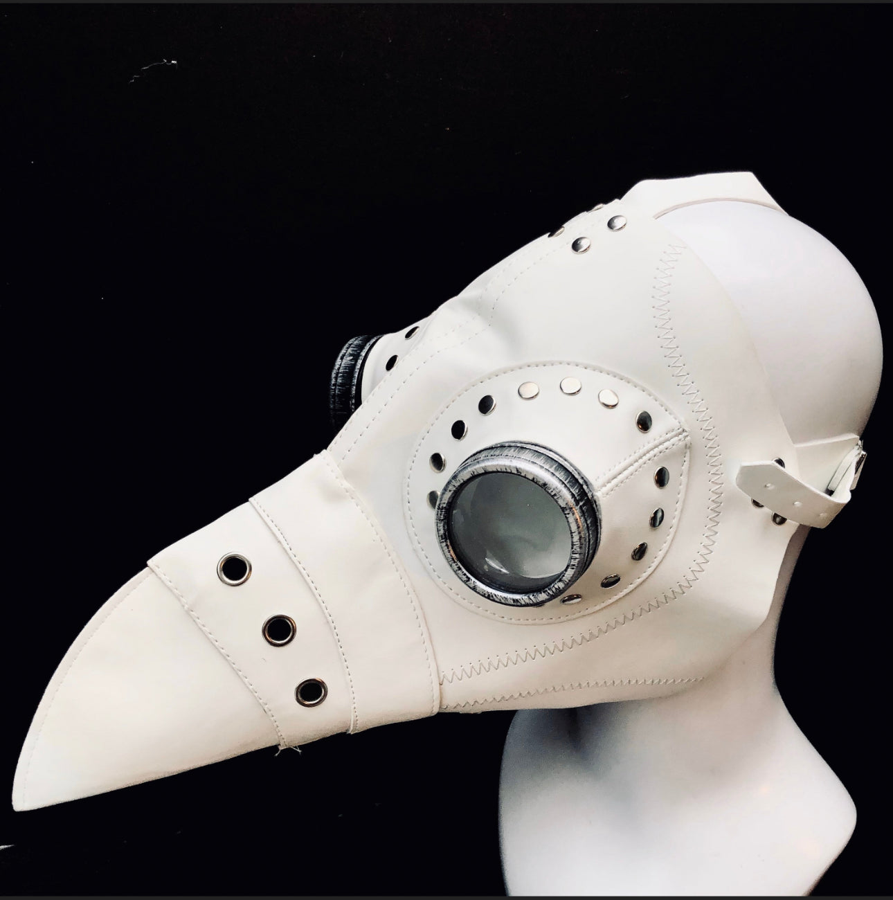 Parrot Plague Mask - White