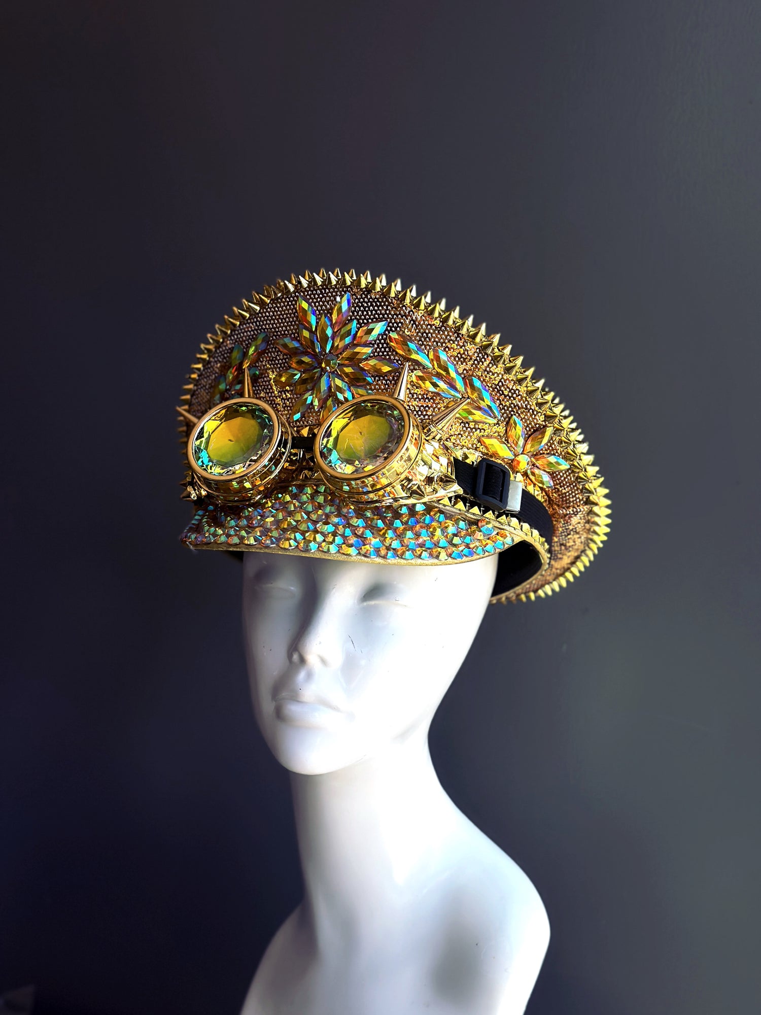 Crystal Captains Hat - Gold