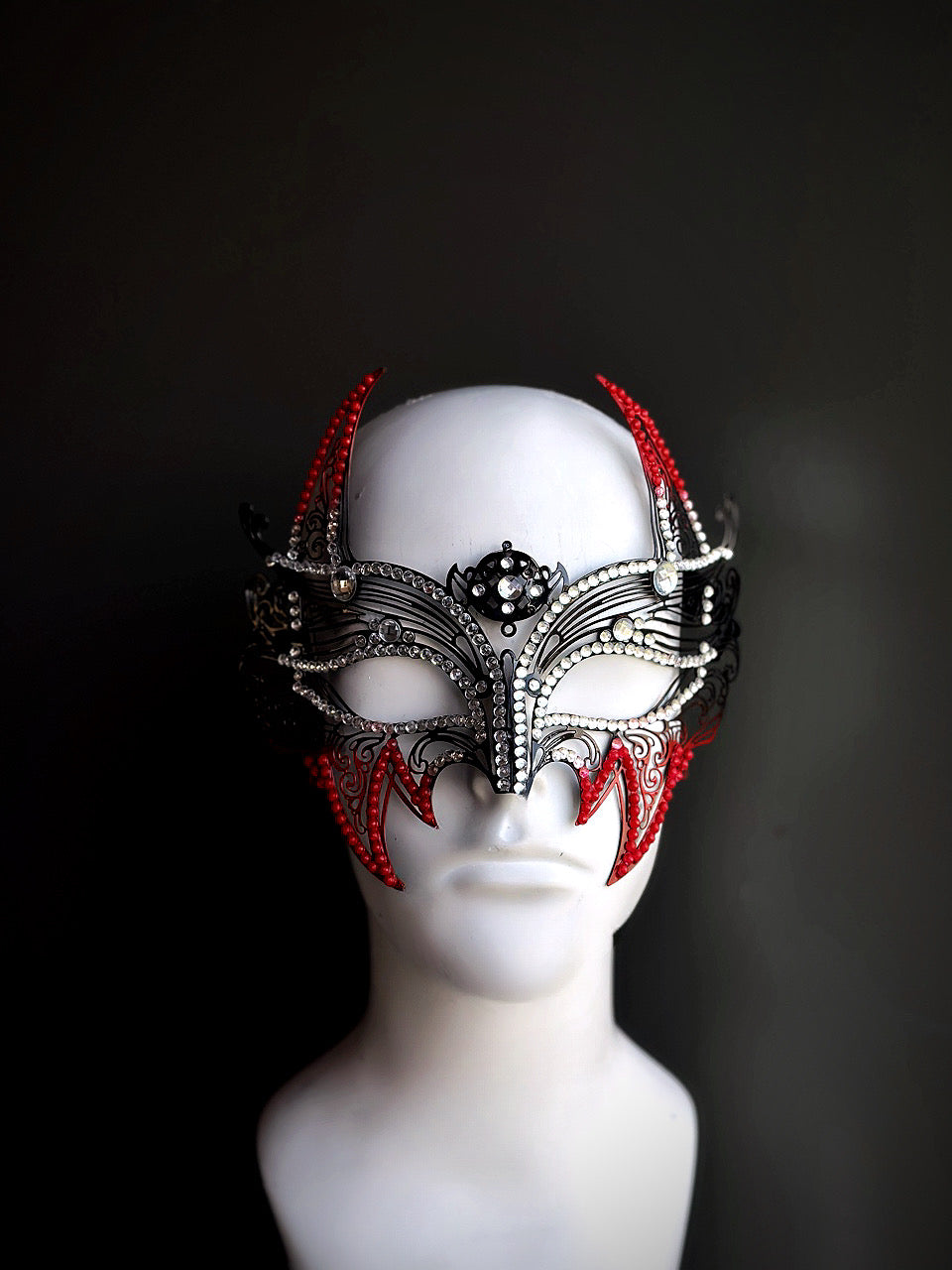 Wolverine Mask - Black/Red