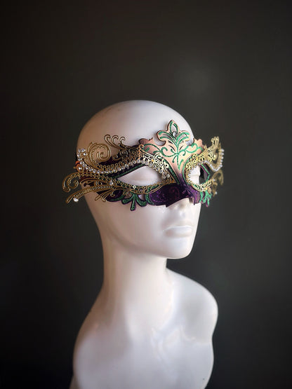 Mardi Gras Golden Grandeur Mask