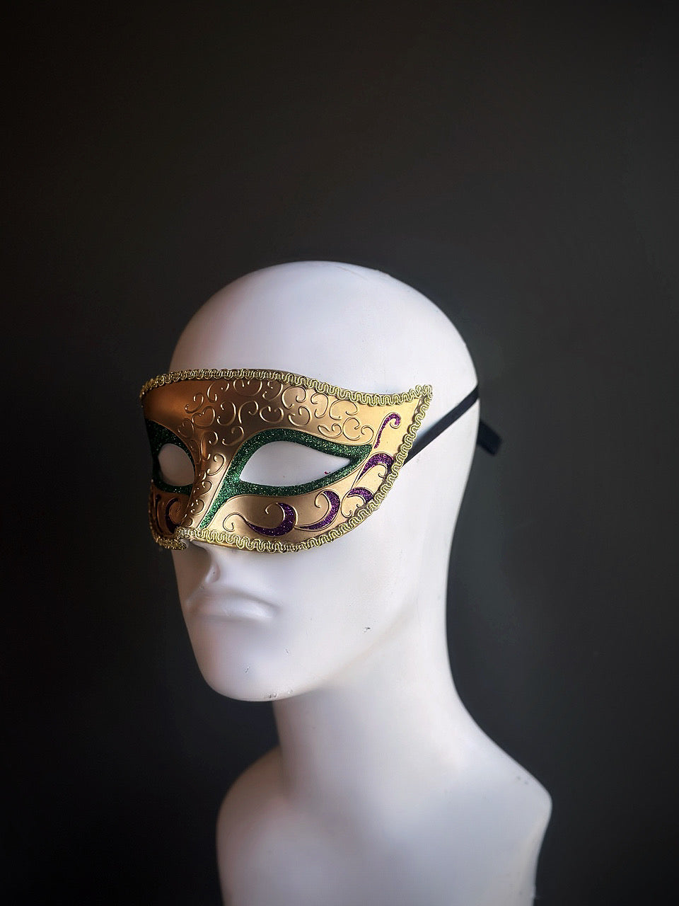 Mardi Gras Gilded Swirl Mask