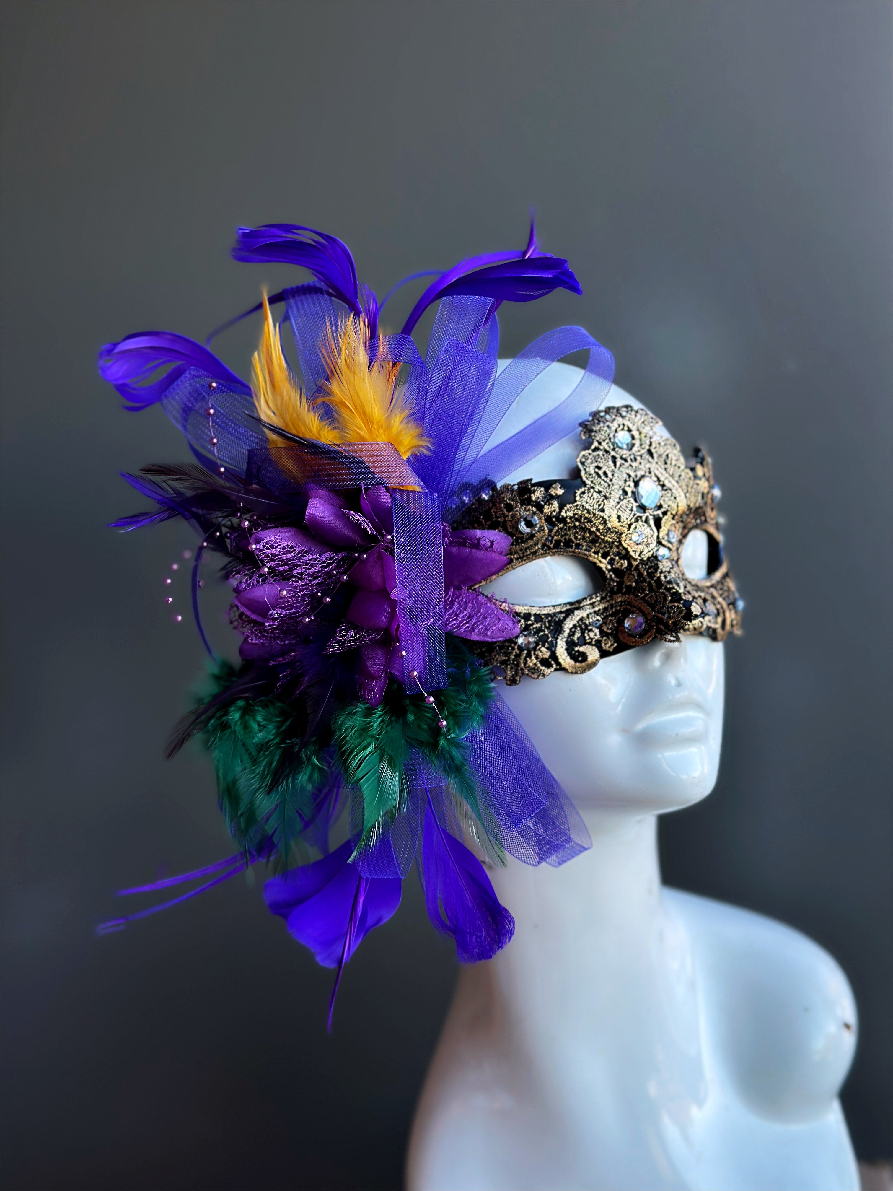 Mardi popular Gras Mask