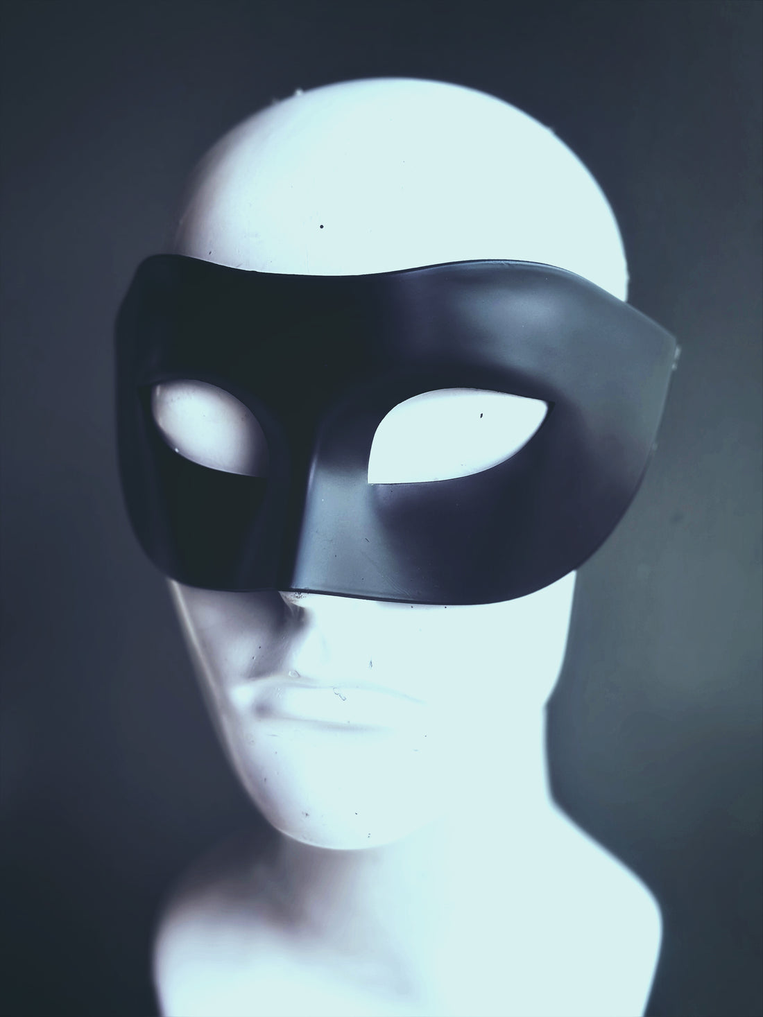 Black classic mask for men with sleek and minimalist designs, perfect for formal events or costumes